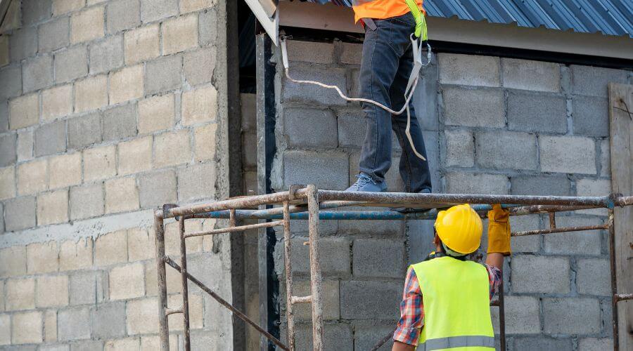 Expert new roof installation services in Floresville, TX